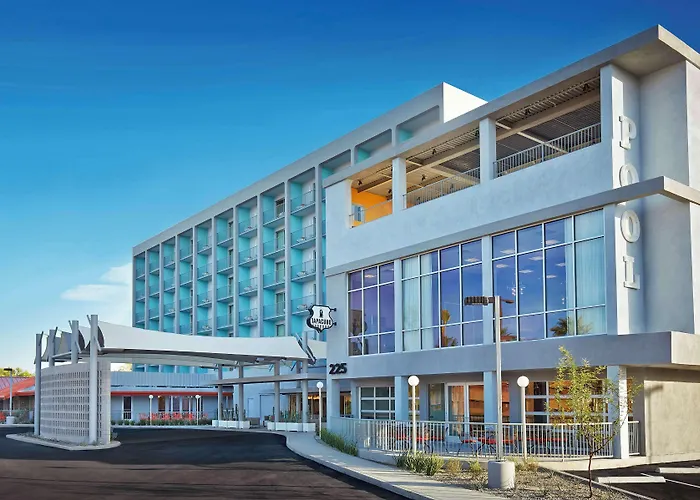 Graduate By Hilton Hotel